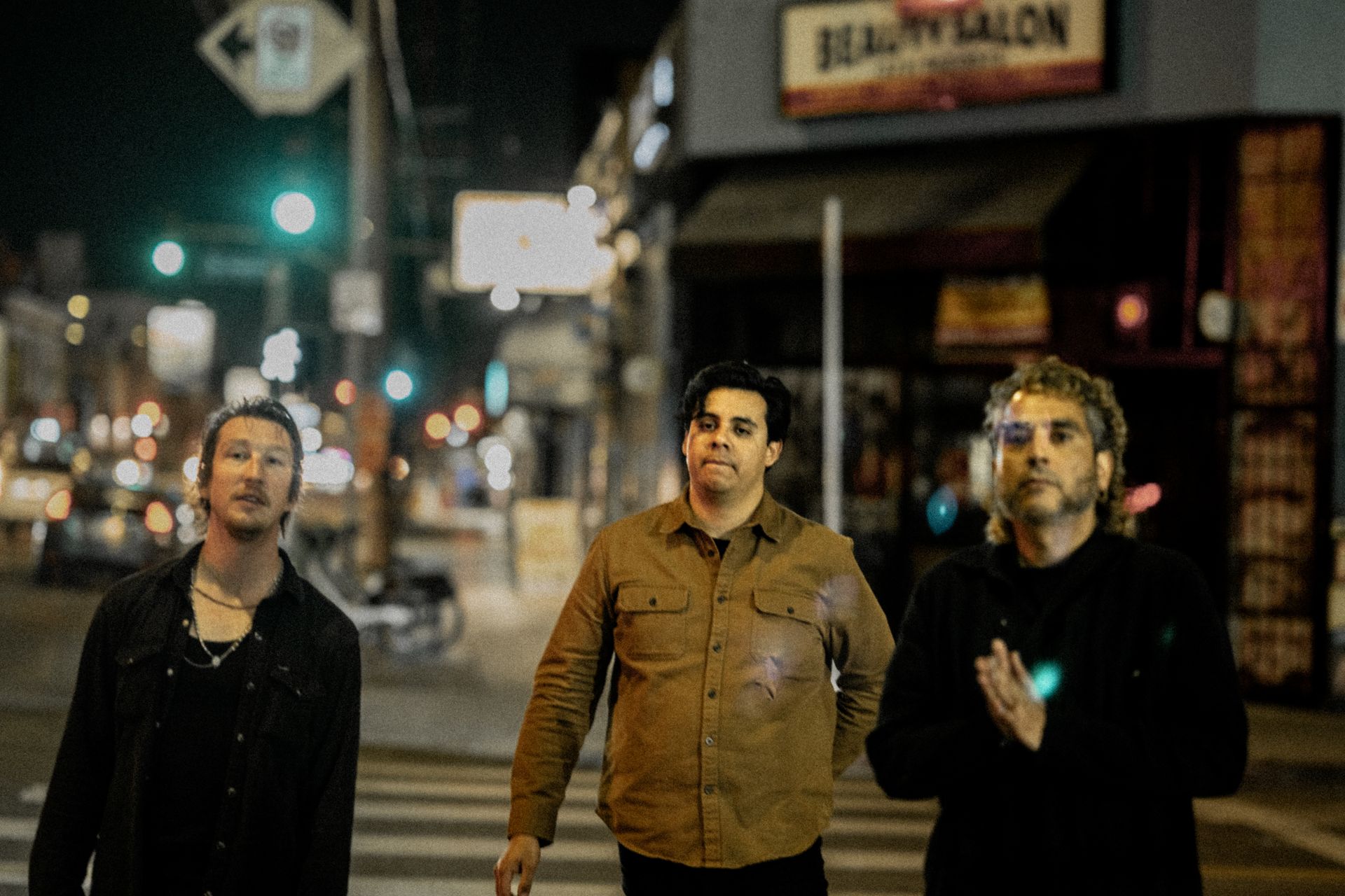 The Noir Dalis performing live